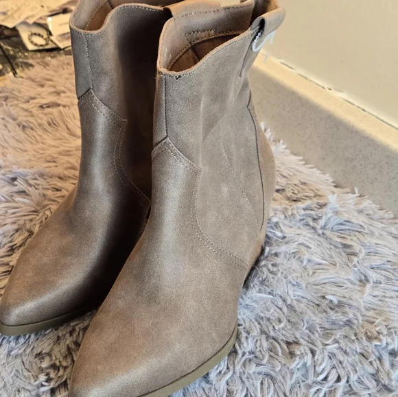 Dolce Vita Tan Suede Ankle Boots Western Style Size 9 New - Picture 8 of 13